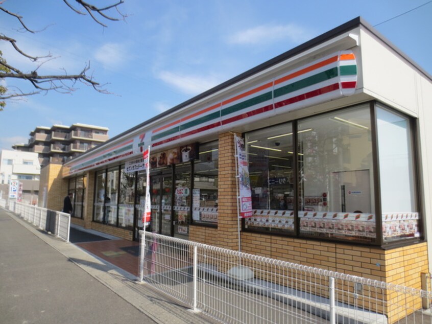 セブンイレブン(コンビニ)まで385m エントピア