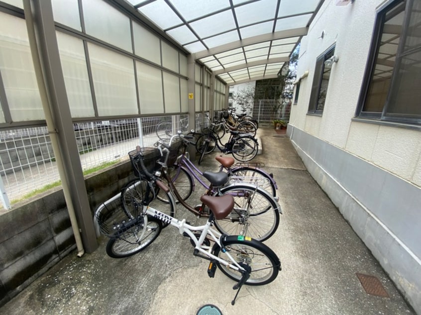 駐輪場 スラン７６