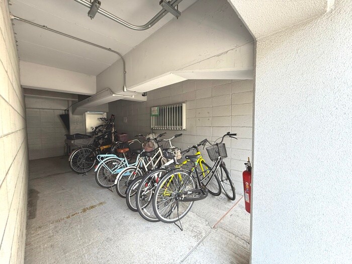 駐輪場 シバヤ中津