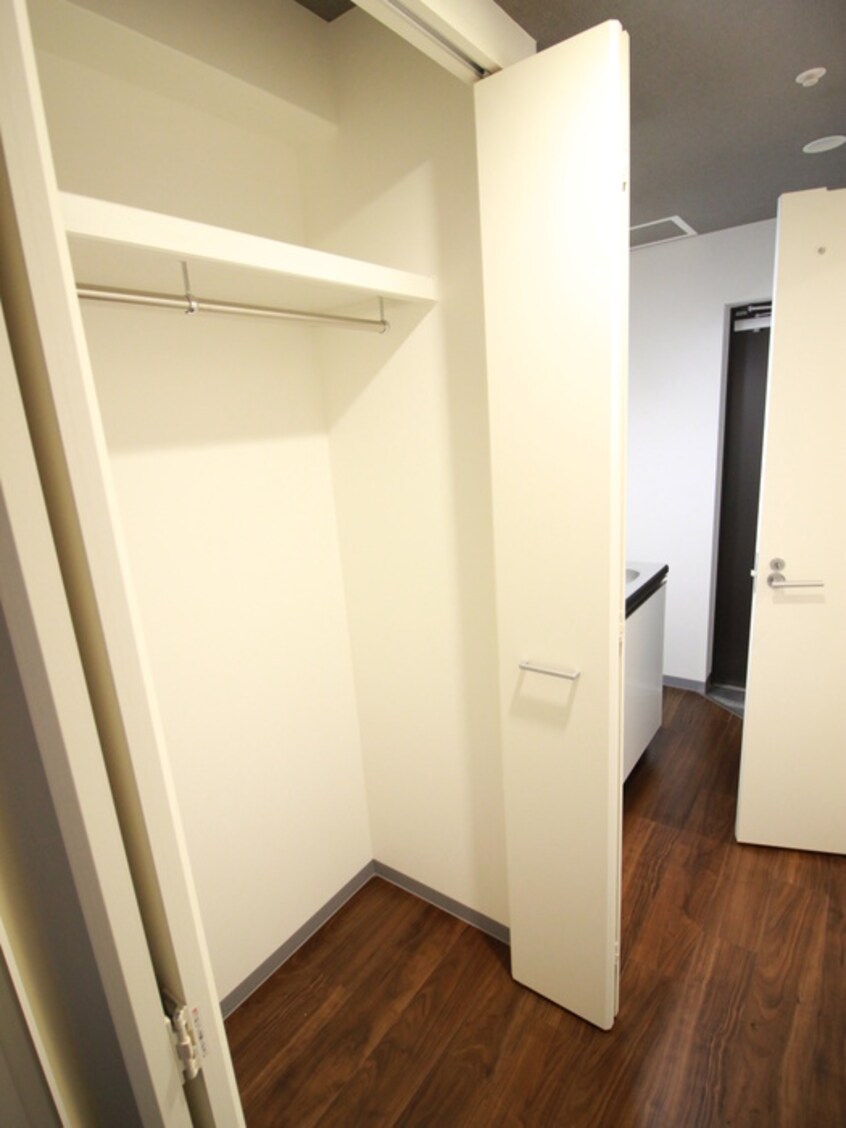 収納 BROAD新うめきたRESIDENCE