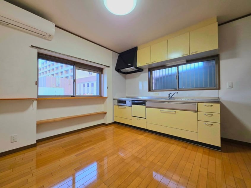 居室 岸和田市加守町4-26-32戸建