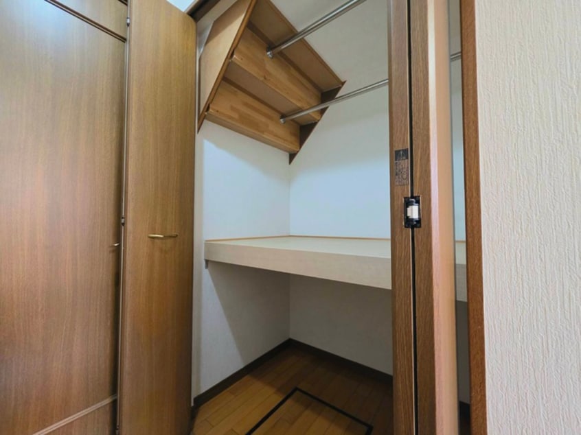 収納 岸和田市加守町4-26-32戸建