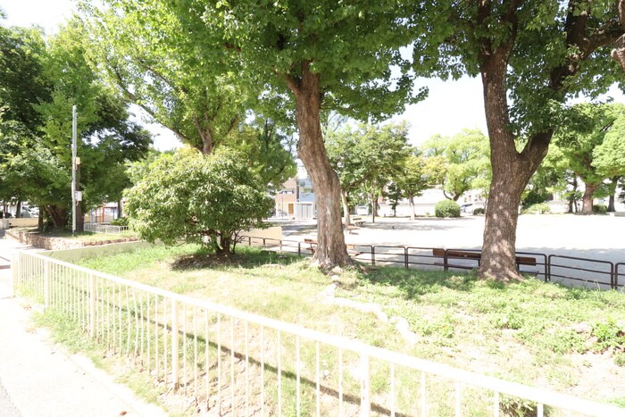門口公園(公園)まで80m ベルトピア門口