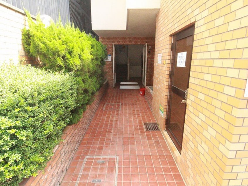 エントランス部分 コーポラス大宮