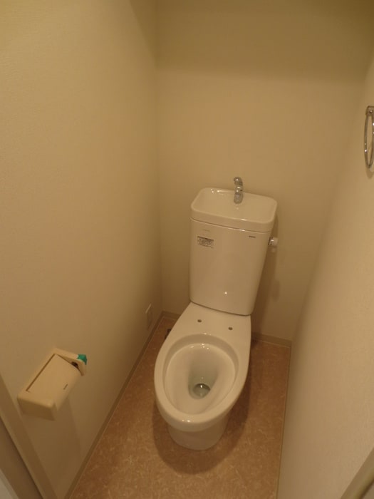 トイレ アスヴェル新北野モスト(202)