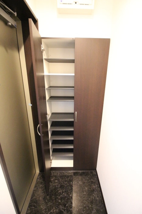 靴箱 ｱﾝﾌﾟﾙｰﾙﾌｪｰﾙﾎﾞﾙﾄﾞｩﾙｰⅠ