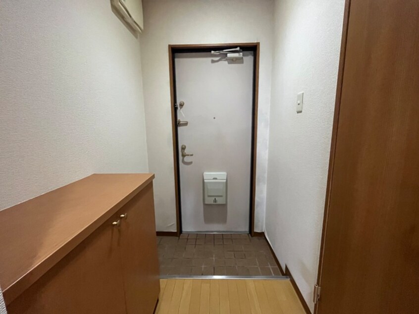 玄関 ジョイモア－