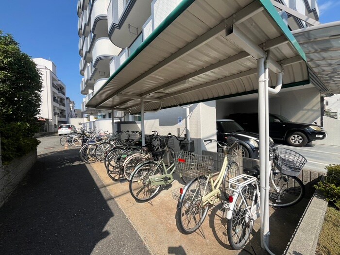 駐輪場 グランドファミリア高井田