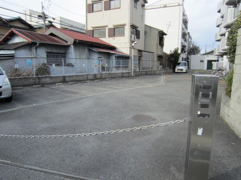 駐車場 グランドファミリア高井田