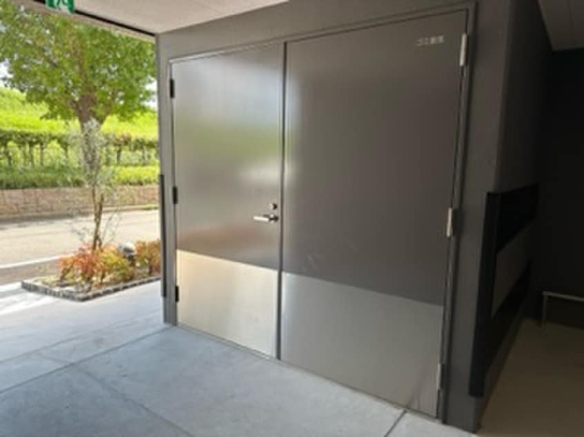 エントランス部分 ｸﾞﾗﾝｶﾘﾃ北大阪ﾘｳﾞｨｴ(403)