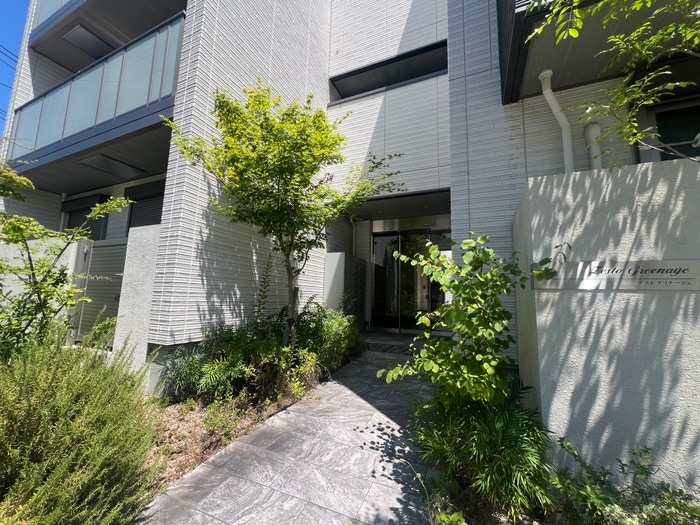 エントランス部分 ゼストグリナージュ