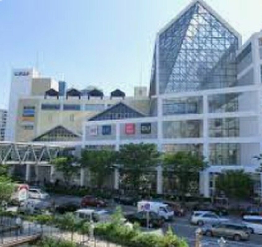 ウミエ(ショッピングセンター/アウトレットモール)まで1200m ソルテラスKOBE湊町