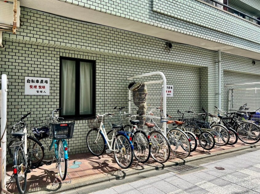 駐輪場 アデスト五条