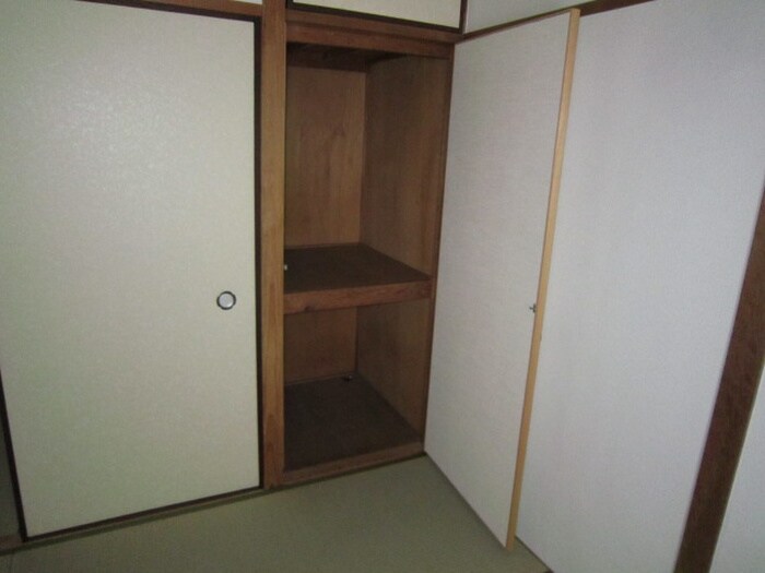 収納 日高マンション