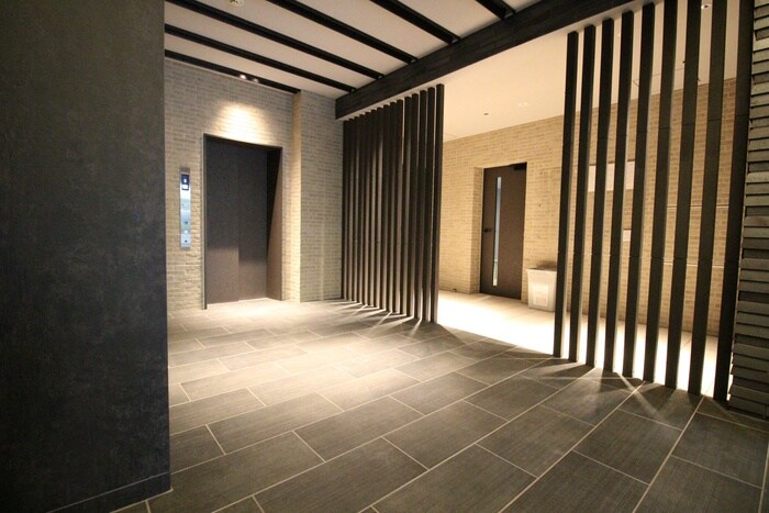 エントランス部分 ﾚｼﾞｭｰﾙｱｯｼｭｱｰﾊﾞﾝﾌﾛｰ(502)