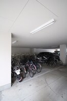 駐輪場 ﾗﾌｧｲﾝ江坂