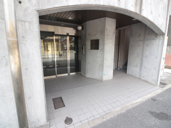 エントランス部分 フレ－スヴィル