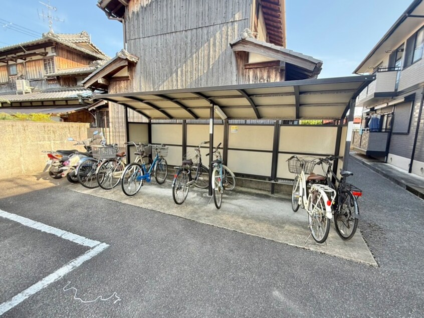 駐輪場 リオベルデ寺田