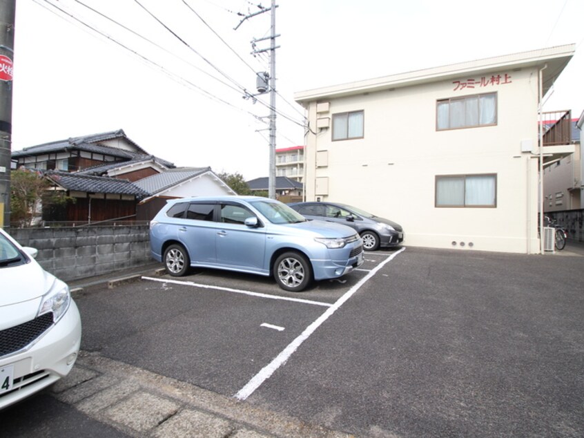 駐車場 ファミール村上