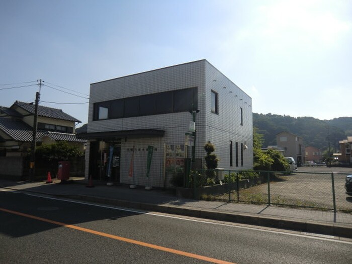 八幡石清水郵便局(郵便局)まで134m ファミール村上
