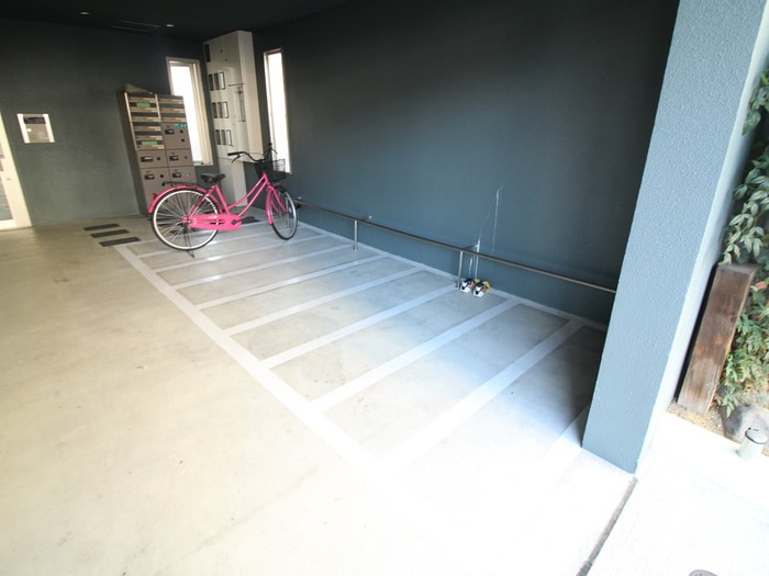 駐輪場 シュライテン白鷺