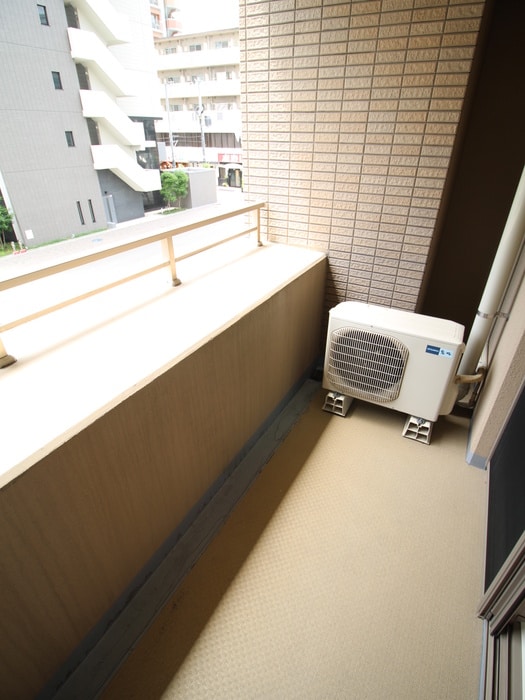 ベランダ・バルコニー アパートメンツ江坂（南側）