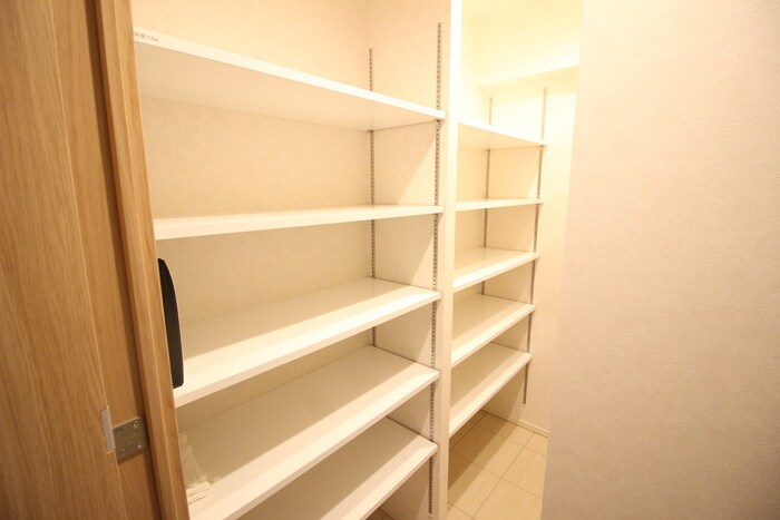 靴箱 シー・クリサンス西岡本