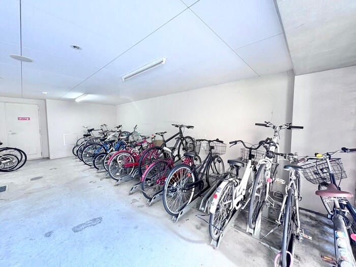 駐輪場 アーデン土佐堀