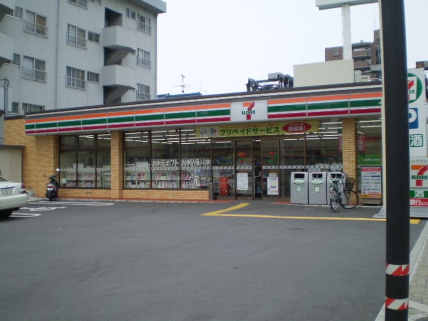 セブンイレブン(コンビニ)まで336m 第23関根マンション