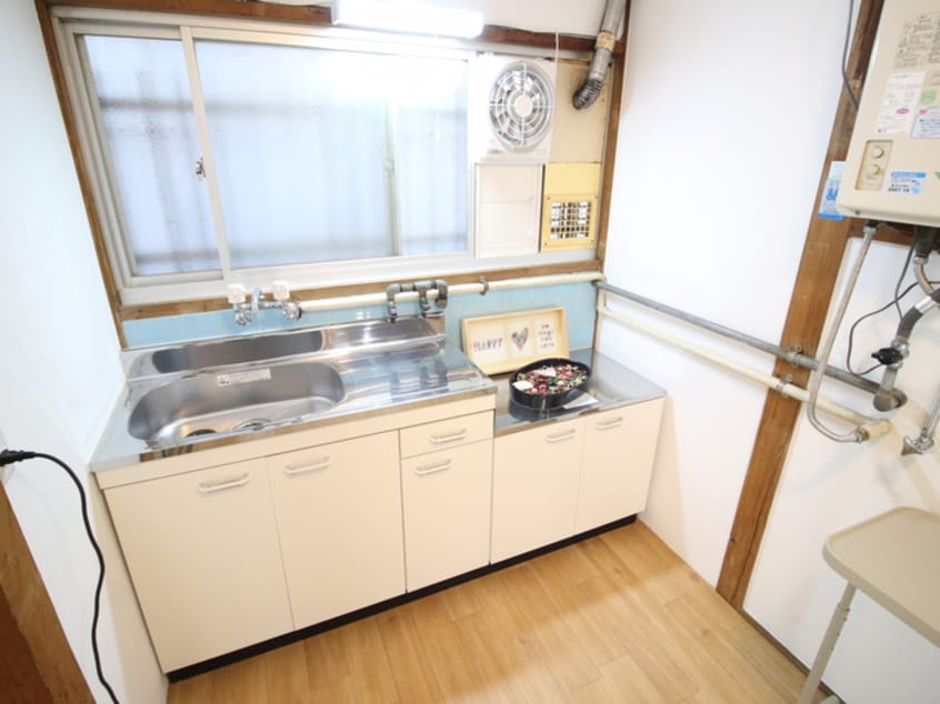 キッチン Ｃｏｌｉｎａ尺谷