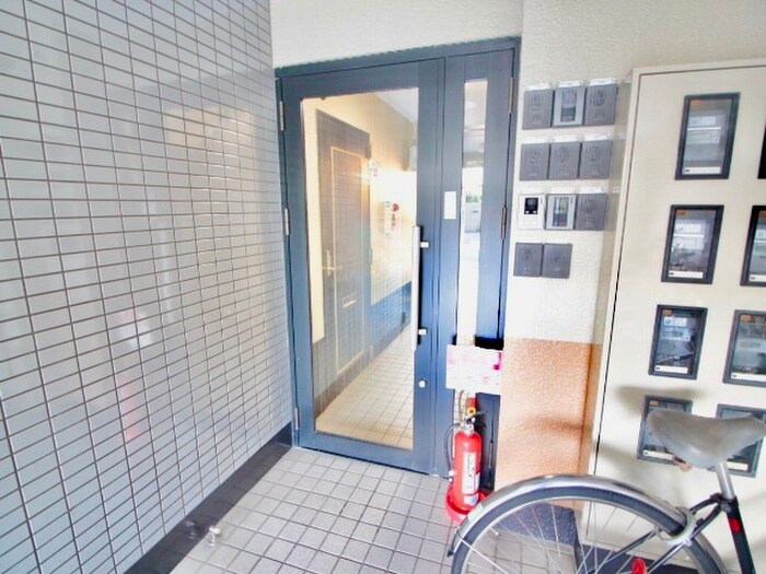 エントランス部分 ネオロイヤル