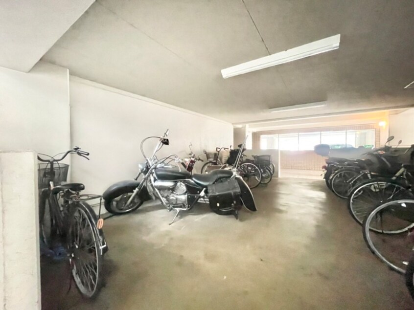 バイク置き場 アーバンNS門真