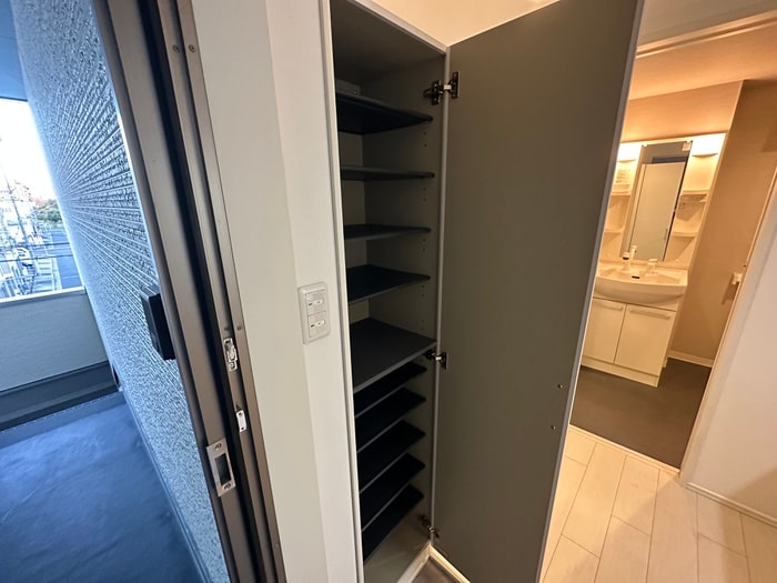 靴箱 ルネッサ八尾南