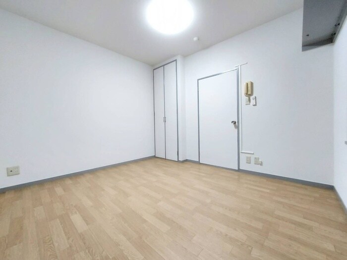 居室 メゾンドラディ