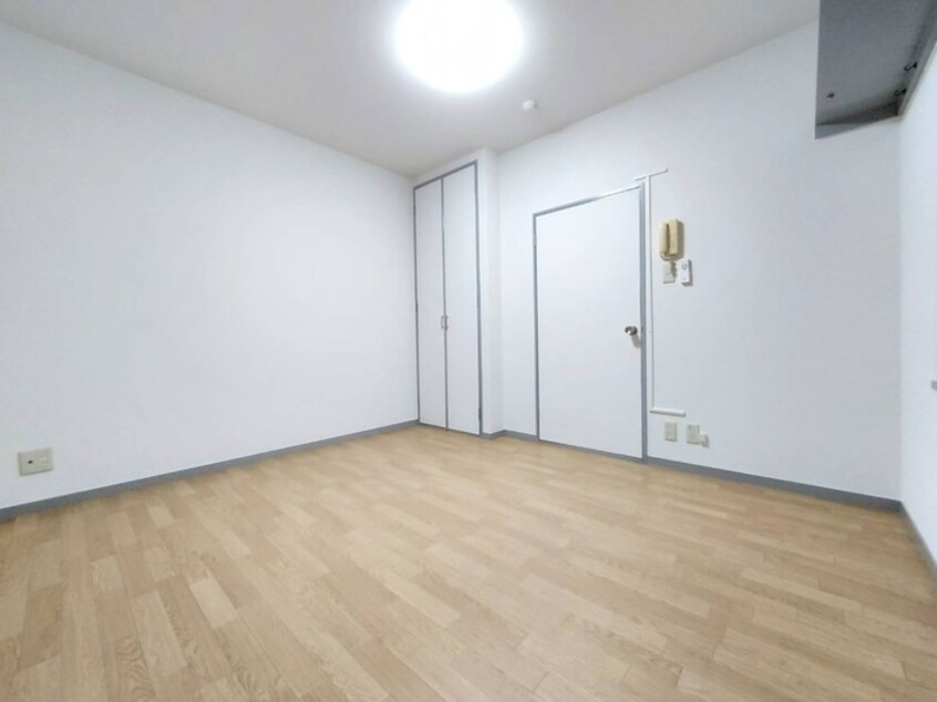 居室 メゾンドラディ