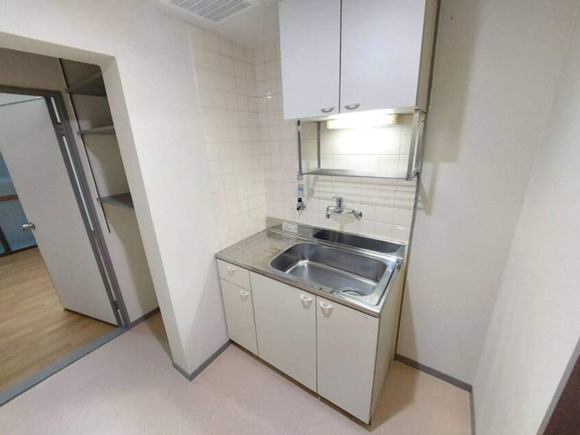 廊下 メゾンドラディ