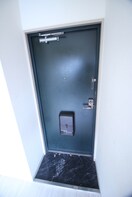 玄関 ビルディングセブン