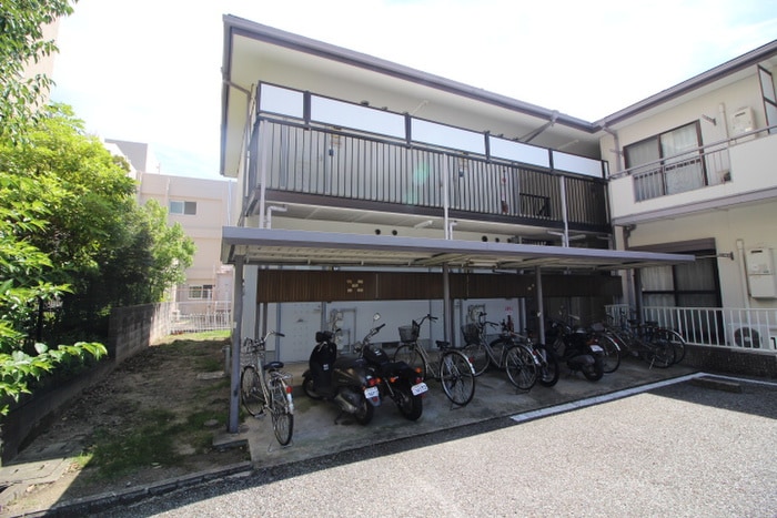 駐輪場 フラッツ西宮