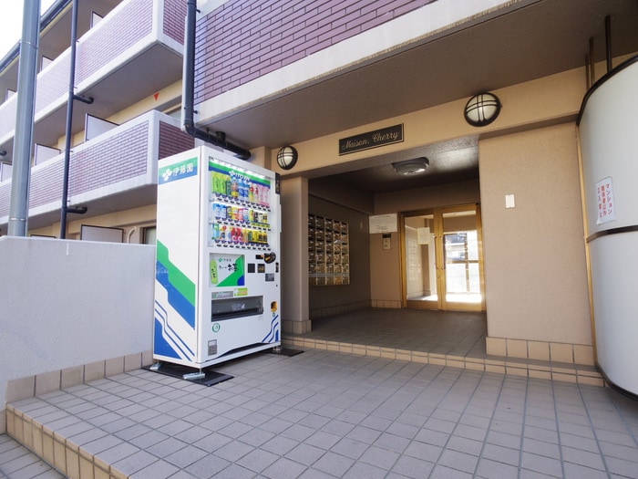 エントランス部分 メゾンチェリ－