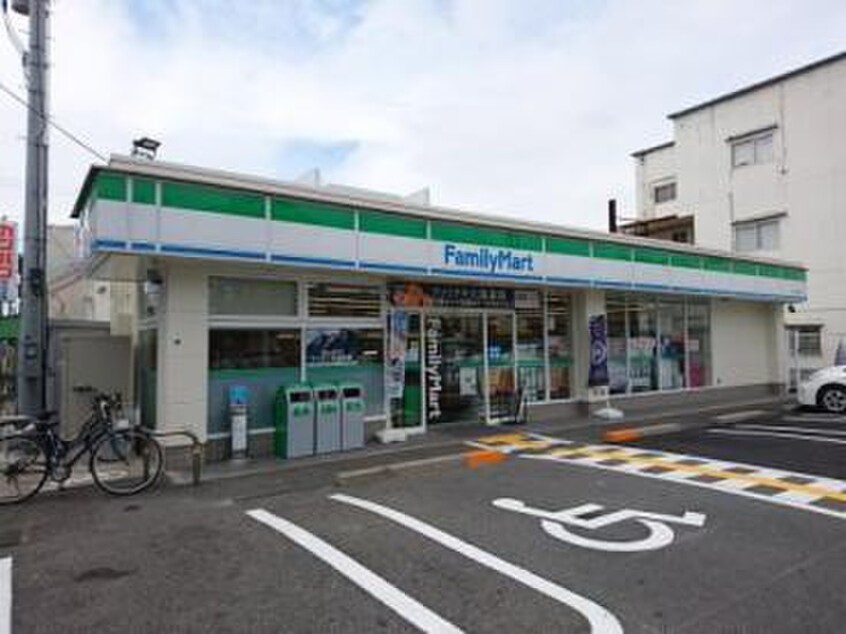 ファミリーマート堺一条通店(コンビニ)まで400m スペチアーレ堺