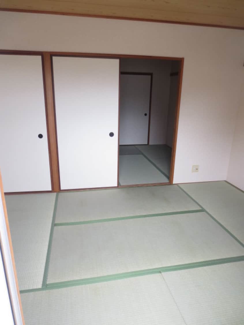 居室 丸井ハイツ