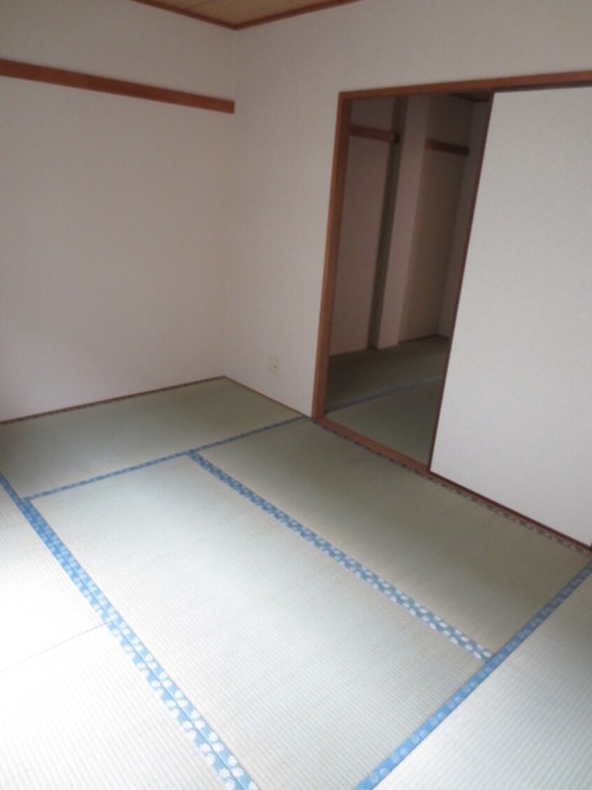 居室 丸井ハイツ