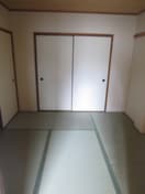 居室 丸井ハイツ