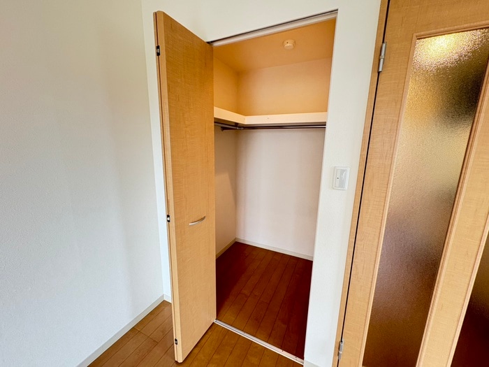 収納 アゼリア五条御前