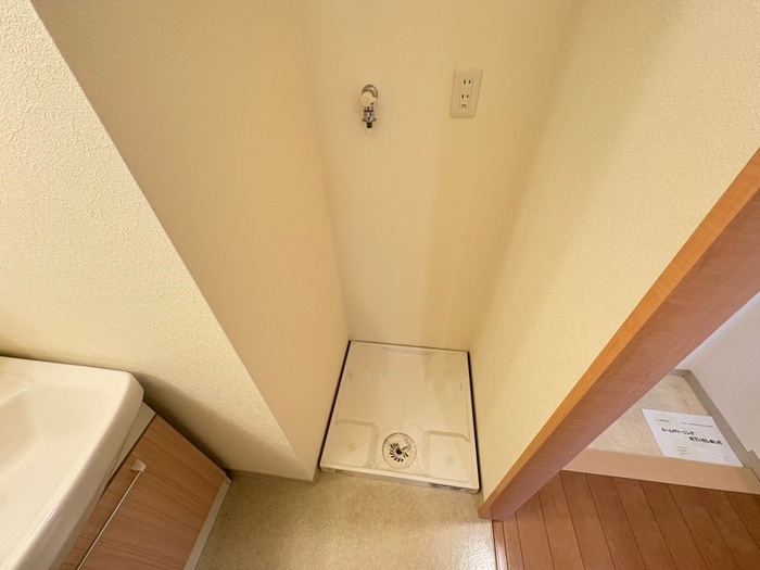 洗濯機置場 アゼリア五条御前