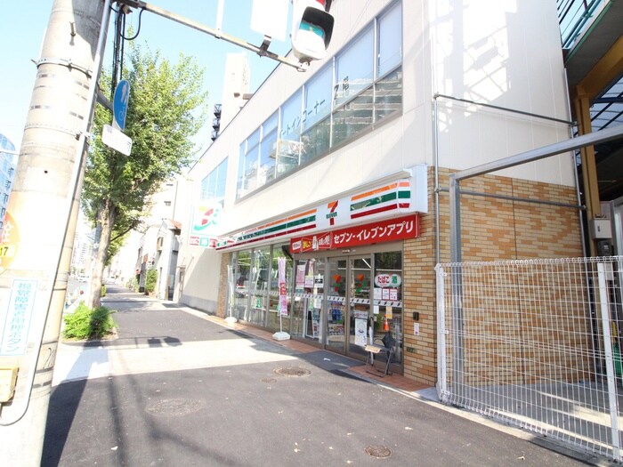 セブンイレブン 大阪中崎町店(コンビニ)まで150m セレニテ中崎町リアン