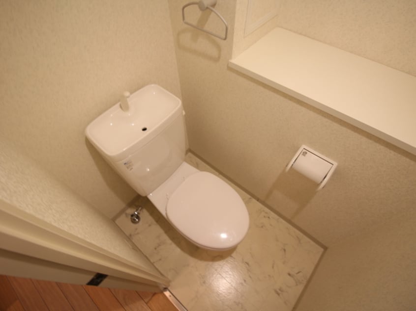 トイレ ファビュロウスサンコ－