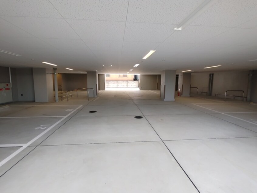 駐車場 MAXIV CROS 江坂（414）