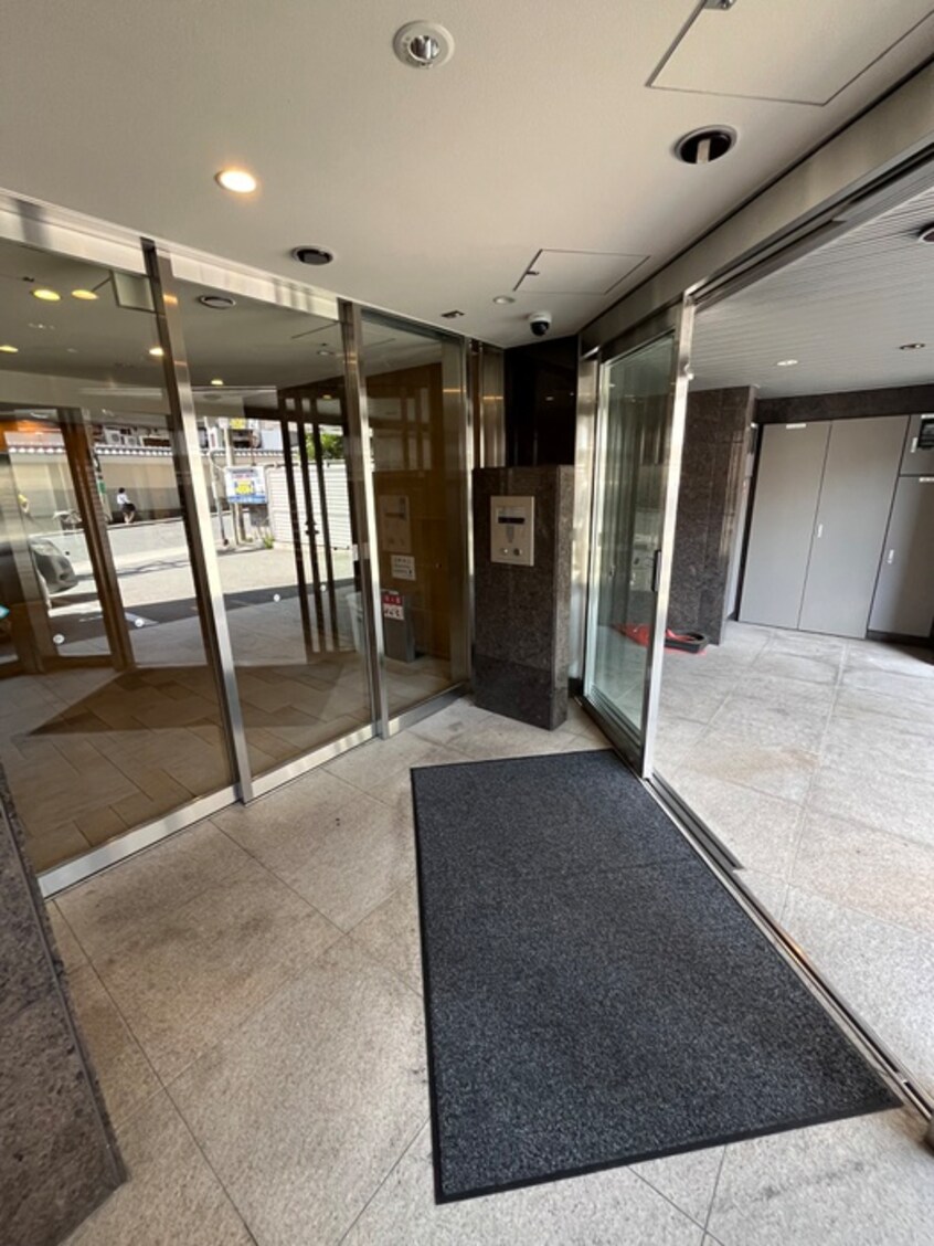 エントランス部分 クローバー・ビュー上本町