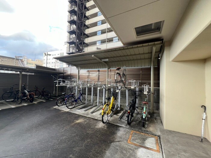 駐輪場 クローバー・ビュー上本町